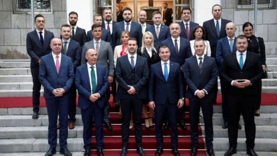 Zgjidhet Qeveria e re e Malit të Zi me kryeministër Milojko Spajiç me mbështetjen e partive pro ruse e serbe! Shqiptarët 3 ministri, Gjeloshaj zv.kryeministër