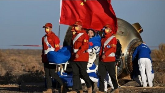 Qëndruan 6 muaj në stacionin hapësinor të Kinës, rikthehen në Tokë 3 astronautë