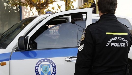 Greqi, shqiptari dhe dy djemtë e tij dhunohen brutalisht nga 7 persona: Duam 5 mijë euro