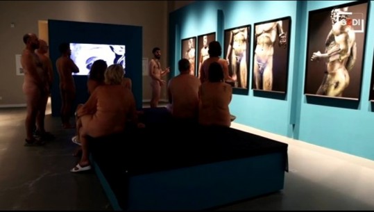 VIDEO/ Barcelonë, në muze shkohet nudo për tu ndjerë në sintoni me statujat