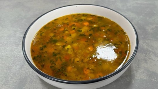 Supë me perime miks nga zonja Albana