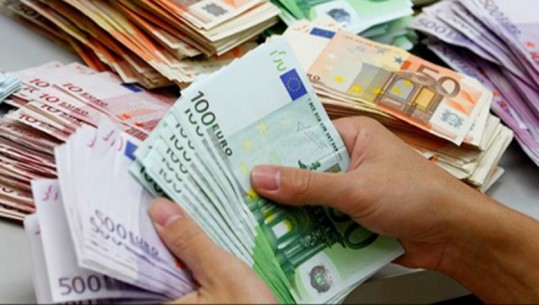 Euro e dollari fitojnë terren ndaj lekut, por janë 15% më poshtë se vjet! Konfindustria kërkesë BSH: Kujdes me rritjen e normës bazë të interesit, po ndikon në kursin e këmbimit