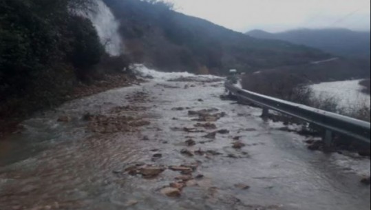 Rrëshqitje dherash në aksin Theth-Bregu i Lumit-Shalë-Shkodër, bllokohet qarkullimi