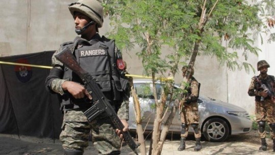 Sulm terrorist në Pakistan, vriten 14 ushtarë