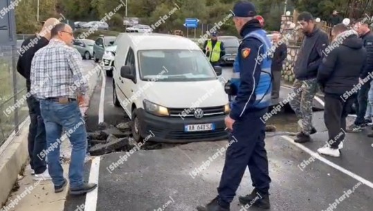Reshjet në Dibër/ Çahet asfalti në segmentin që lidh Klosin me rrugën e Arbrit, makinat ngecin në gropë (VIDEO) 