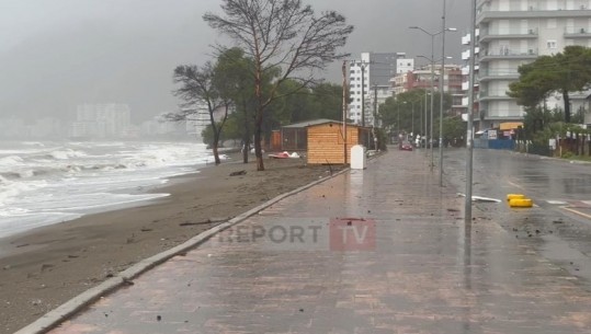 Përmbyten rrugët ne Shëngjin, dallgët e detit dëmtojne sërish shëtitoren në Kune