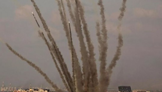FOTO/ Raportohet për breshëri raketash drejt pjesës qendrore të Izraelit