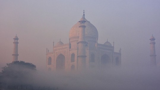 VIDEO/ India 'pushtohet' nga smogu