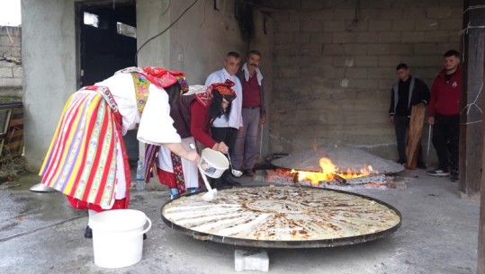 Prizren /80-vjeçarja dhe nusja gatuajnë flinë 2 metra