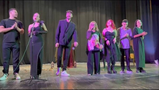 Pogradec/ Ermira Babaliu rikthehet në skenë krah këngëtarëve të rinj me “Yjet e vjeshtës pogradecare