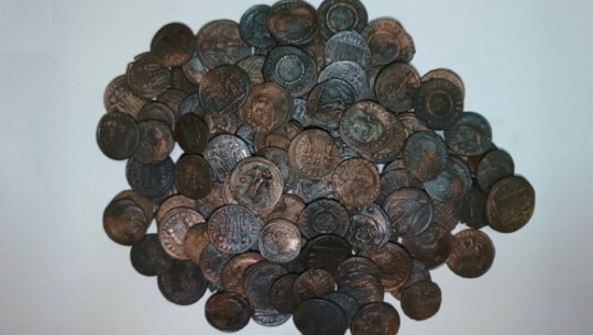 Itali/ Zhytësi gjen mijëra monedha romake, i përkasin shekullit të katërt (VIDEO+FOTO)