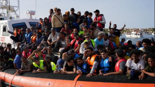 Sandër Lleshaj: Kampet e mos mikpritjes së refugjatëve