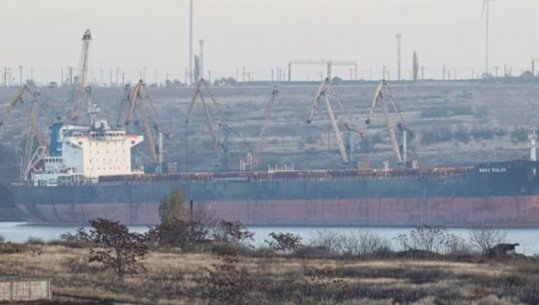 Ukraina pretendon se raketa ruse goditi një anije civile në Detin e Zi