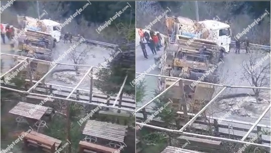 Bllokohet aksi Orikum-Himarë, shkak kamioni i tonazhit të rëndë