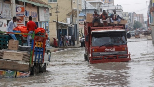 Përmbytje në Somali, 31 viktima dhe 500 mijë të zhvendosur