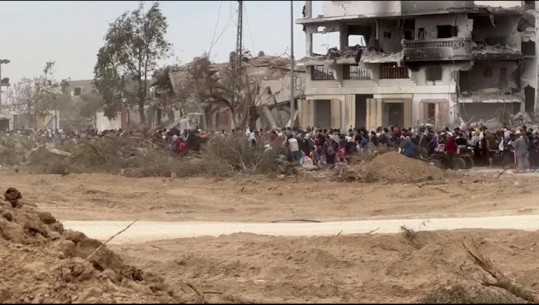 VIDEOLAJM/ Brenda qytetit të Gazës, palestinezët që ikin në jug përgjatë korridorit humanitar! La Repubblica: Një 'lumë' njerëzish në qytetin fantazmë