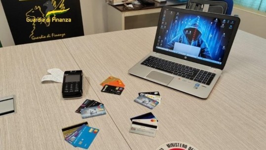 Itali/ Falsifikonin kartat e kreditit të klientëve të hotelit, sekuestrohen pasuritë 1 mln euro të familjes shqiptare