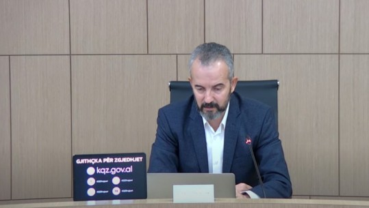 Kreshnik Hajdarit nuk i ndërpritet mandati si kryebashkiak i Kuçovës, KQZ: Nuk ka shkak ligjor