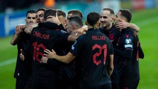 FOTOLAJM/ Kampioni i botës uron në shqip Asllanin, Pavard për kualifikimin: Hajde gëzuar