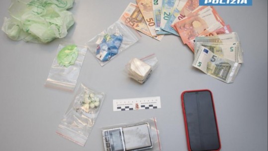 Kryente lëvizje të dyshimta, policia italiane arreston 20 vjeçarin shqiptar që shpërndante kokainë në rrugët e një qyteti