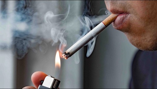 Anglia drejt ndalimit të duhanit: Kush ka lindur pas 1 janarit të vitit 2009 nuk mund të blejë cigare