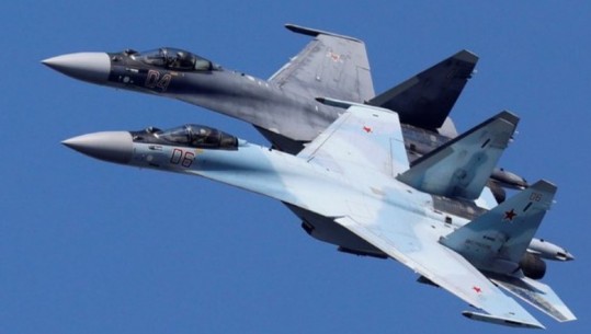 Rusia humb 76 avionë civilë, shkak sanksionet perëndimore