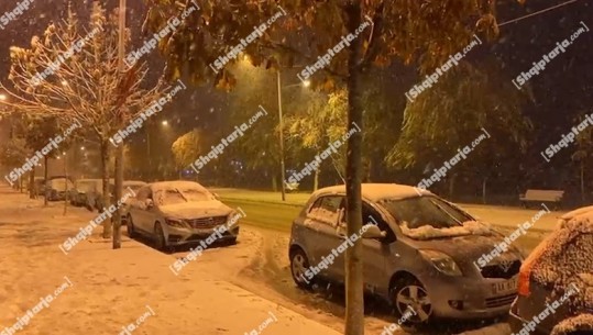 Moti i keq, disa fshatra në Kukës dhe Tropojë pa drita! Vijojnë reshjet e borës, rrugët të kalueshme me zinxhirë