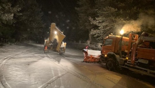 Reshje dëbore në Llogara, ARRSH: Gjatë natës është punuar për pastrimin dhe kriposjen e rrugës