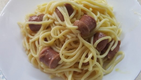 Makarona spageti me salçiçe nga zonja Albana