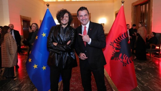 FOTOT / Nga Ermal Meta, Jonida Maliqi tek Vikena Kamenica, VIP-at që morën pjesë në pritjen për festën e Pavarësisë