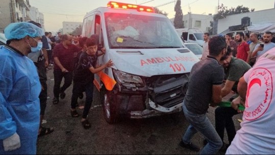 Burimet Egjiptiane: Izraeli ka bllokuar 58 ambulanca në hyrje të Gazës