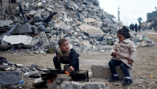 Qeveria në Gaza: Izraeli ka shkatërruar më shumë se 60% të shtëpive në Rripin e Gazës