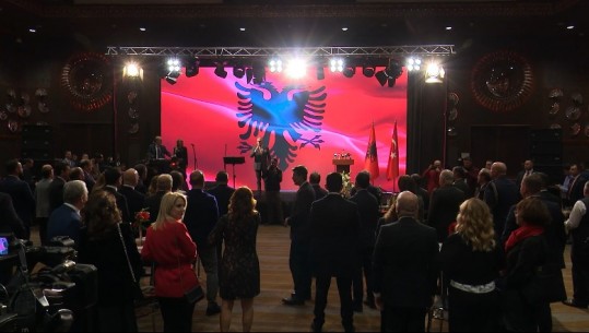 Në Ankara festohet me entuziazëm 111-vjetori i Pavarësisë së Shqipërisë, aktiviteti çelet nga Kastriot Tusha