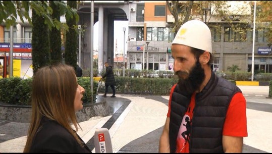 Me vrap nga Prishtina në Tiranë për festën e Flamurit, Erzen Zyberaj për Report Tv: Jemi një! Ishte sfiduese, thirrja ime për mbështetje ra në vesh të shurdhët
