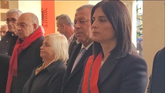 Dita e Çlirimit,  kryetarja e bashkisë në Durrës homazhe në ambientet e Mauzeloumit: Nderojmë heronjtë që dhanë jetën për Atdheun
