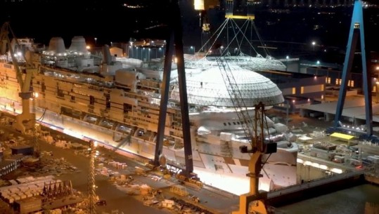 VIDEOLAJM/ Pesë herë më e madhe se Titaniku, anija më e madhe e lundrimit do nisë udhëtimin e saj të parë në Janar 2024