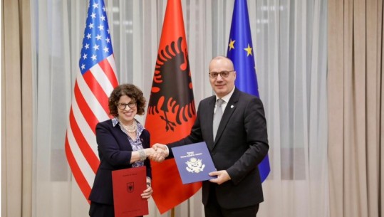 Lehtësohet lëvizja e shtetasve shqiptarë nga Shqipëria drejt SHBA dhe anasjelltas