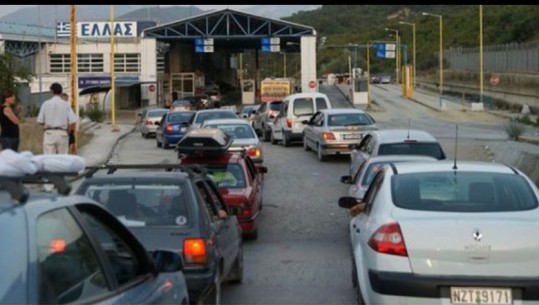 Fluks i shtuar në Kakavijë, gjatë 24 orëve të fundit hyjnë mbi 9 mijë udhëtarë shqiptarë dhe të huaj