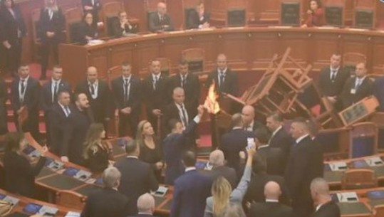 Ylli Pata: Kë do djegë zjarri që u ndez në mes të Parlamentit?