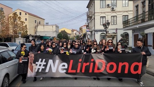 Vrasja e Liridonës, marshim në Shkodër e Fier! Qytetarët bashkë për t’i thënë “ndal” dhunës ndaj grave: Përgjegjësi të edukojmë fëmijët, djemtë e vajzat