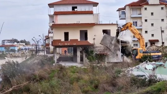 Balla ndan videon: Vijon puna për çlirimin e hapësirave në lumin Gjanica të Fierit