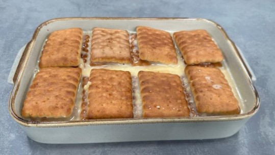 Ëmbëlsirë me biskota nga zonja Albana