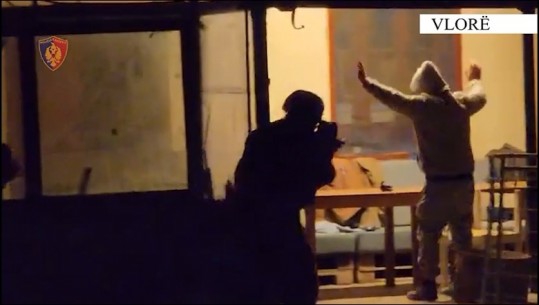 VIDEO/ 'Policia, duart lart', dalin pamjet, si u kapën trafikantët e drogës në Vlorë