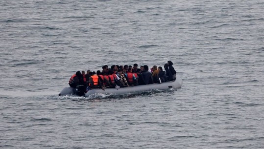 Përmbytet gomonia me emigrantë në Kanalin Anglez, 1 viktimë dhe një i plagosur