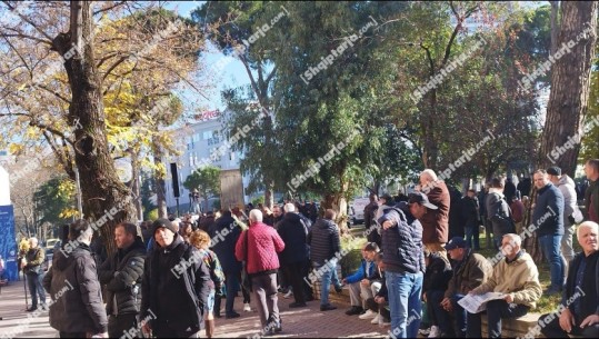 SPAK kërkon arrestimin, pak njerëz i përgjigjen thirrjes së Berishës për protestë para Kryesisë