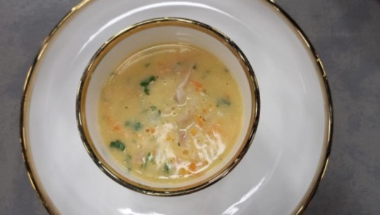 Supë pule me oriz nga zonja Albana