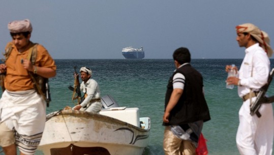 Kush janë Houthi dhe pse po sulmojnë anijet në Detin e Kuq?