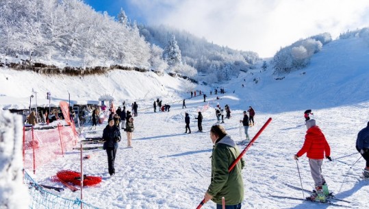 Rama: Pamje mbresëlënëse nga pista e skive në Dardhë