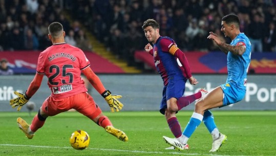 VIDEO/ Kapiteni 'nxjerr nga balta' katalanasit, Barcelona fiton 3-2 kundër Almerias