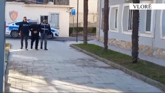 Mbante në banesë pistoletë dhe armë gjahu pa leje, arrestohet 59 vjeçari në Vlorë! I sekuestrohet edhe municioni luftarak (EMRI)